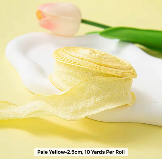PALE YELLOW - Dekoratīvā viļņotā auduma lentīte 25mm x 9m